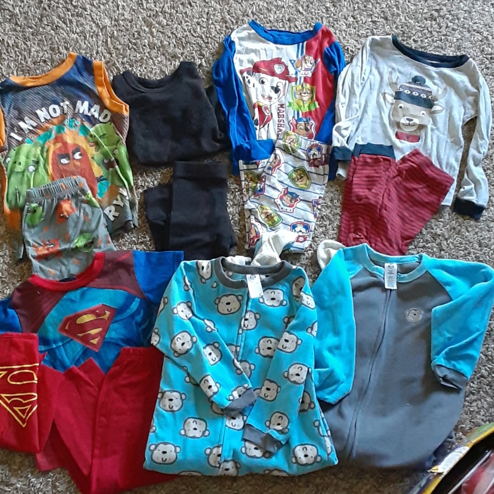 Boys 5/5t pj bundle and long johns